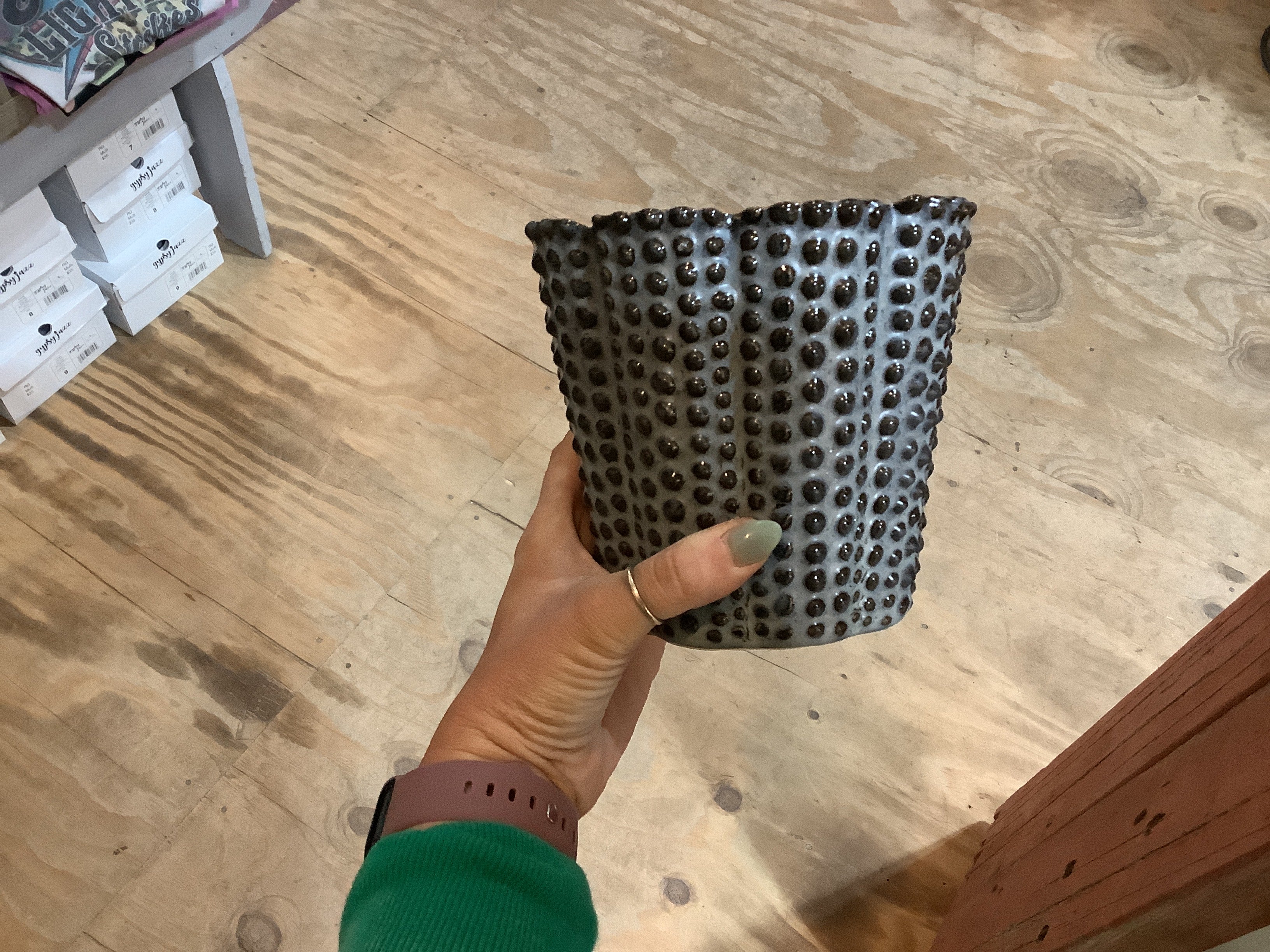 K ceramic brown grey dot pot