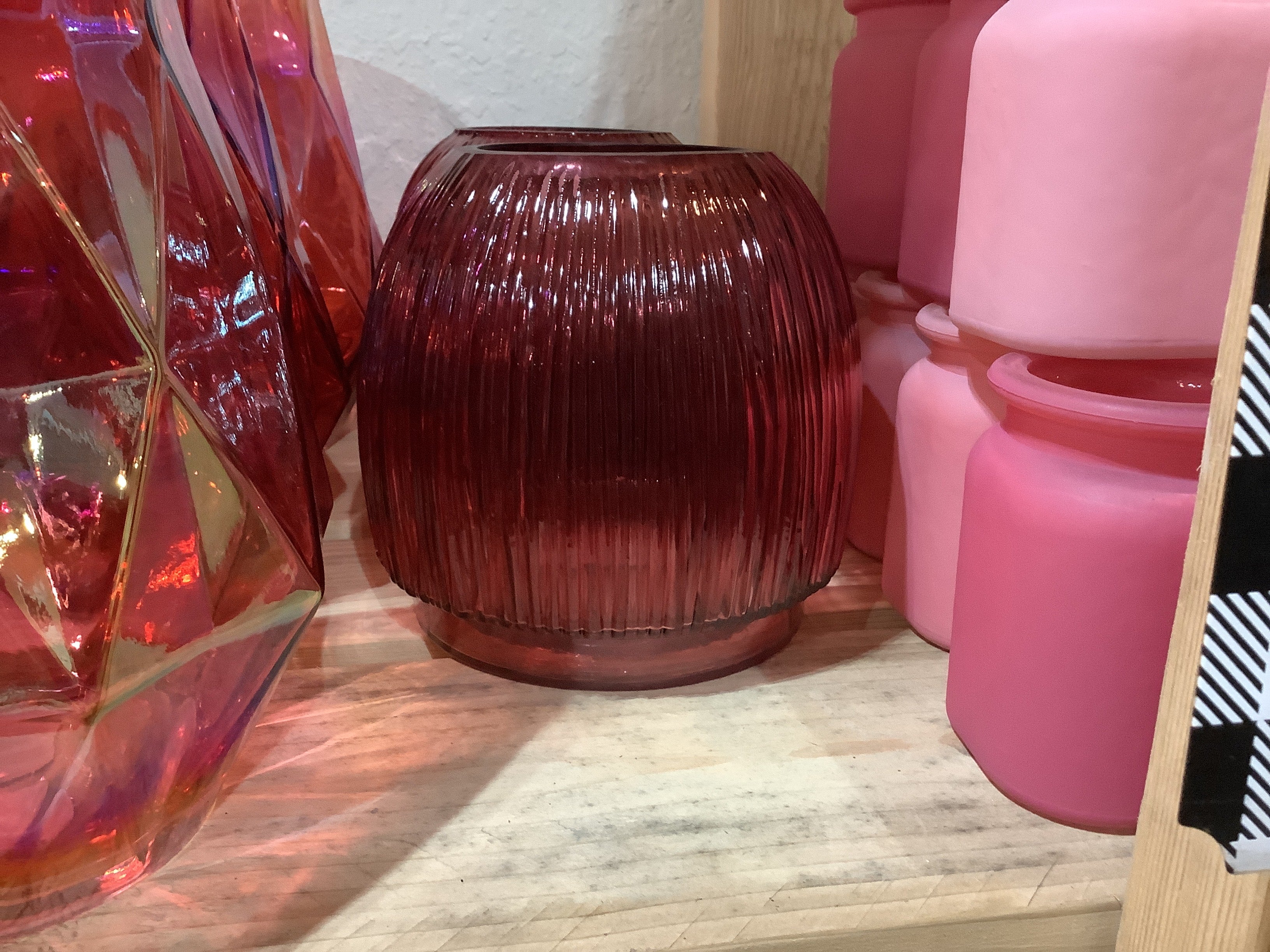 K pink ribbed vase