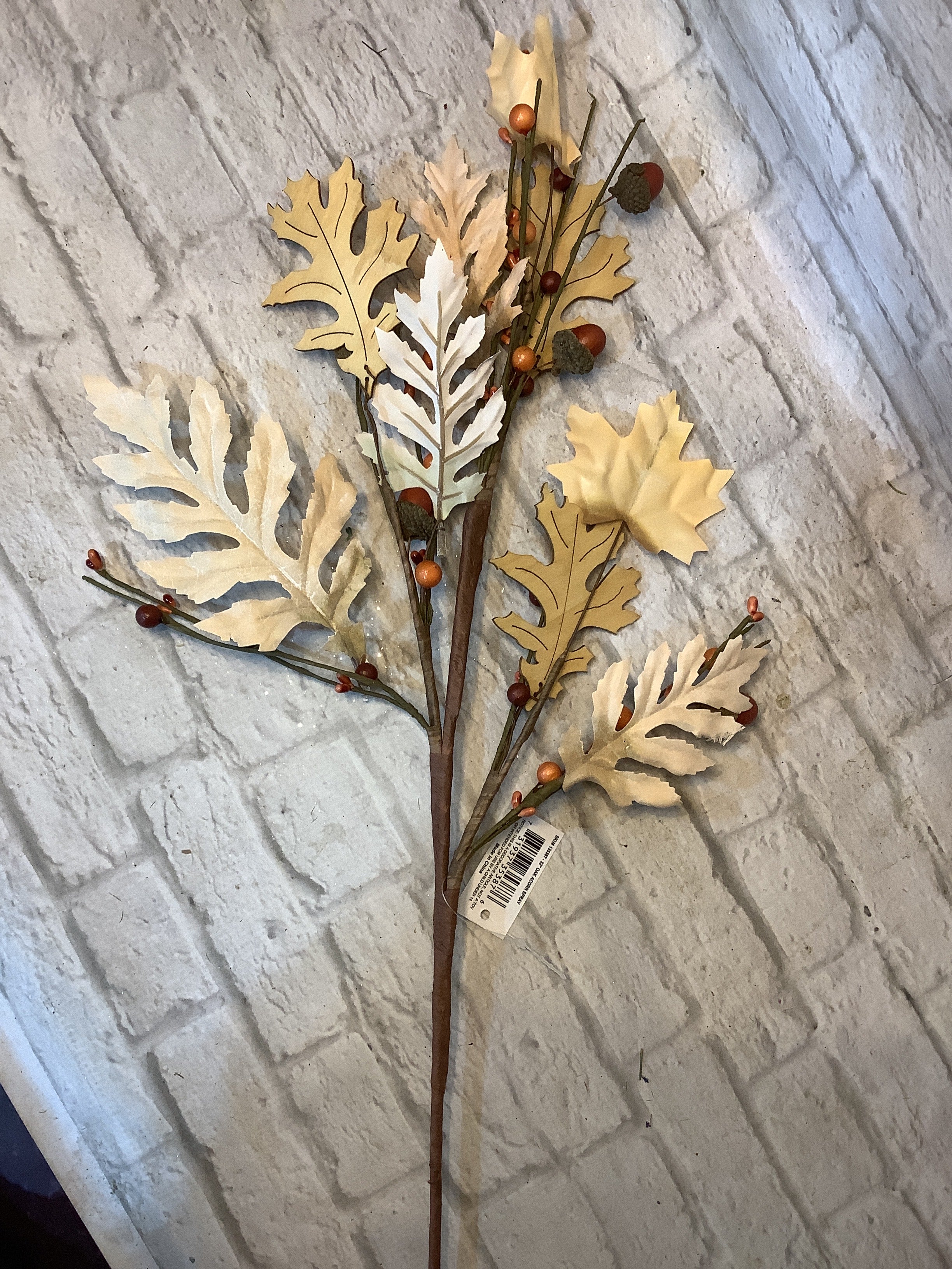 K 32” oak acorn spray