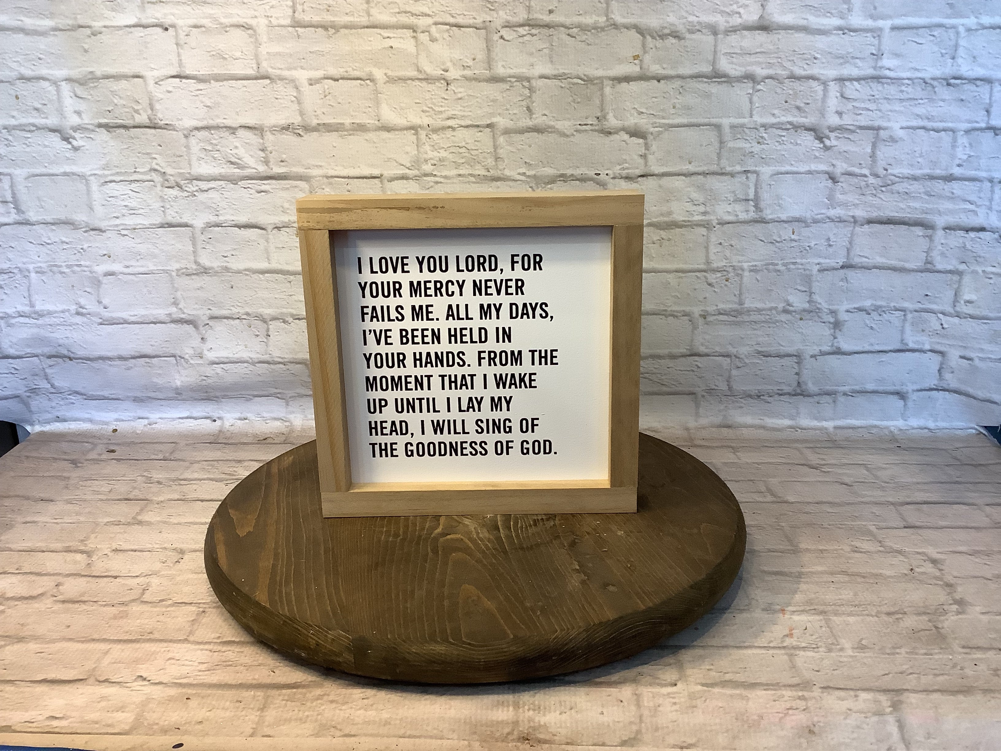 I love you Lord sign