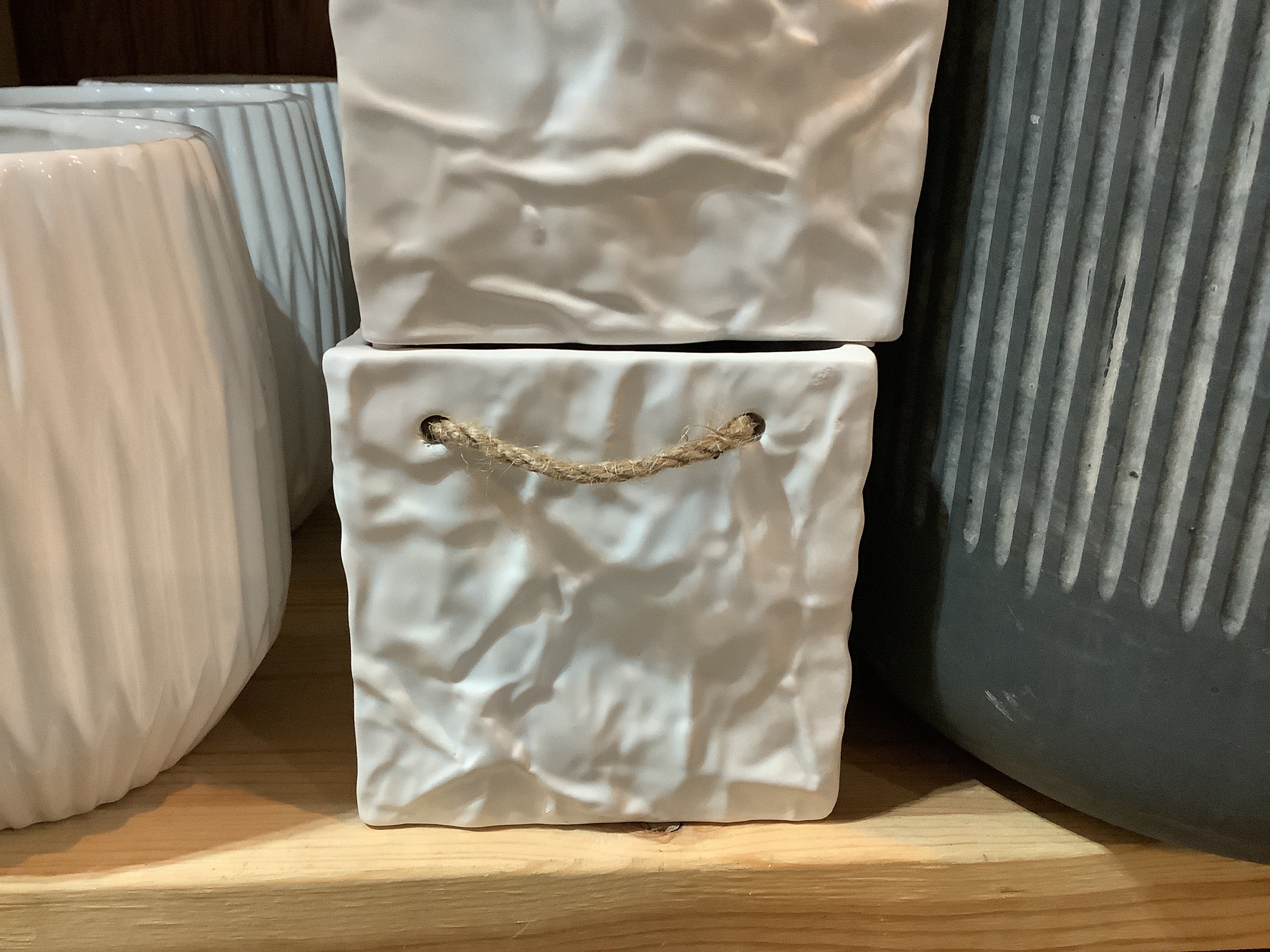 K square white ceramic pot with handle