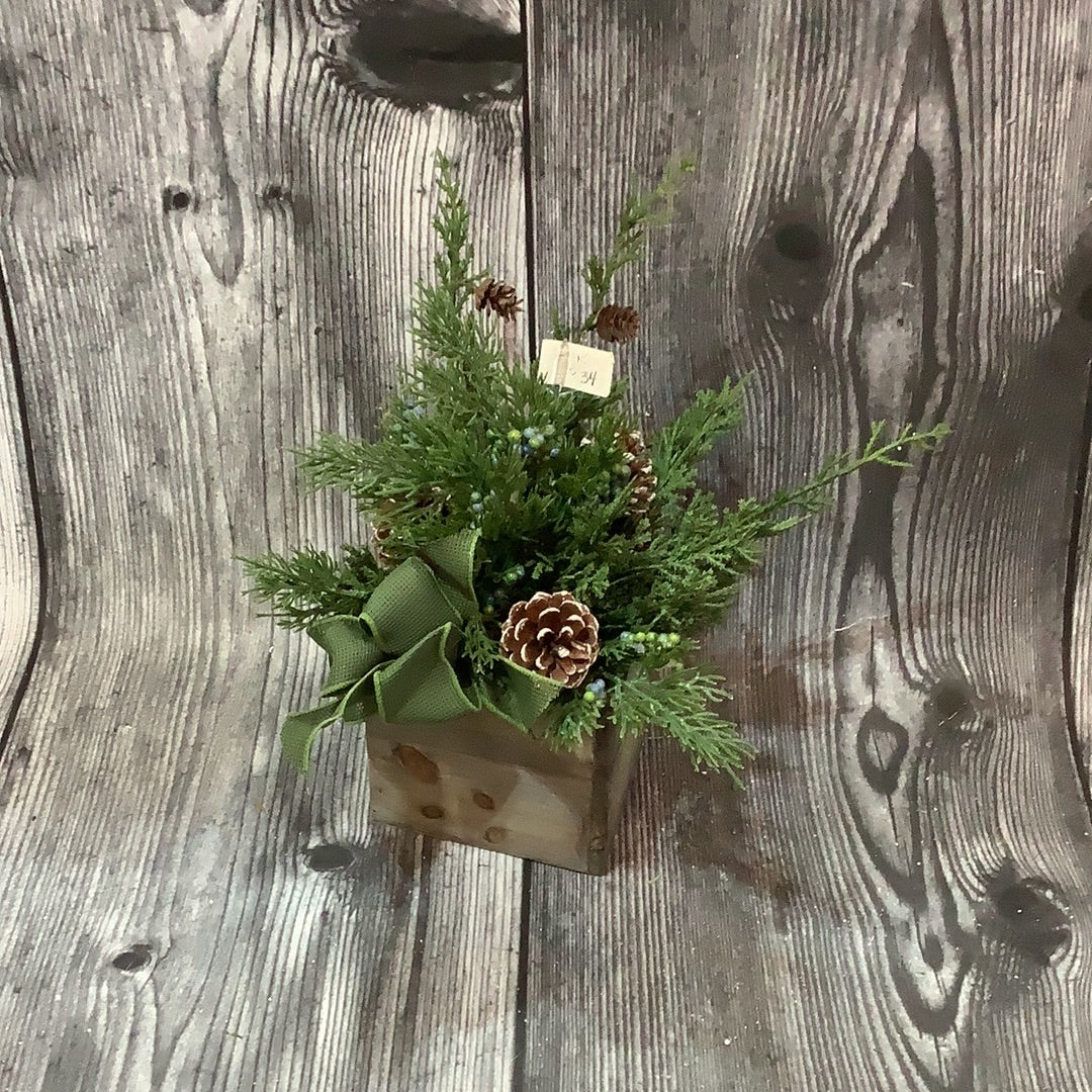 K Pine Cone Center Piece