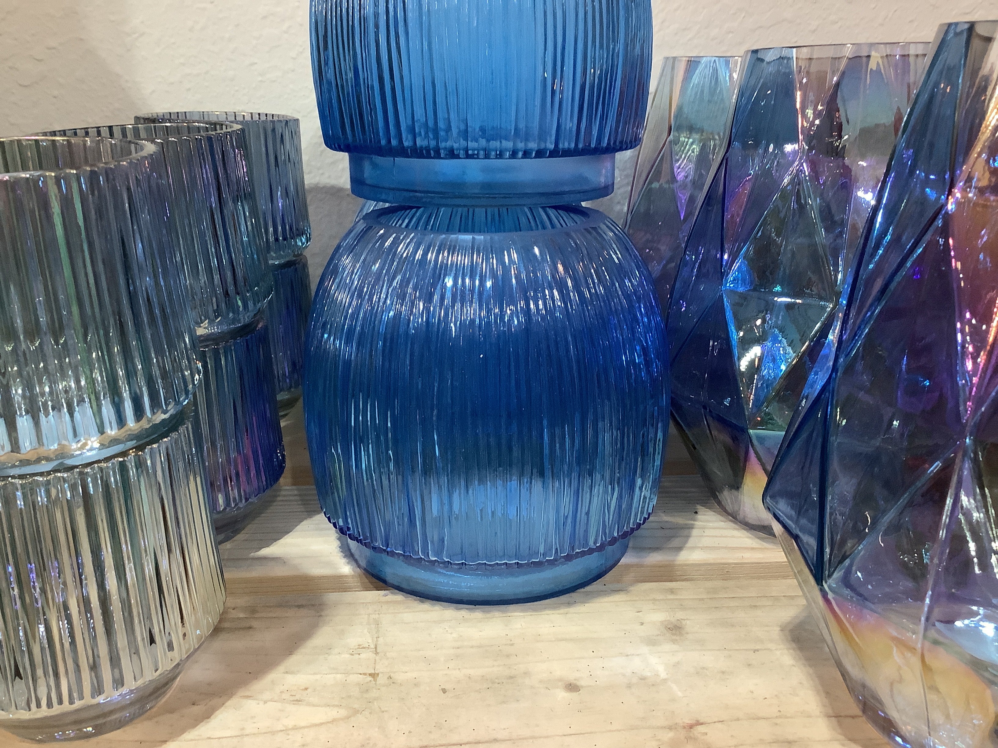 K blue glass ribbed vase