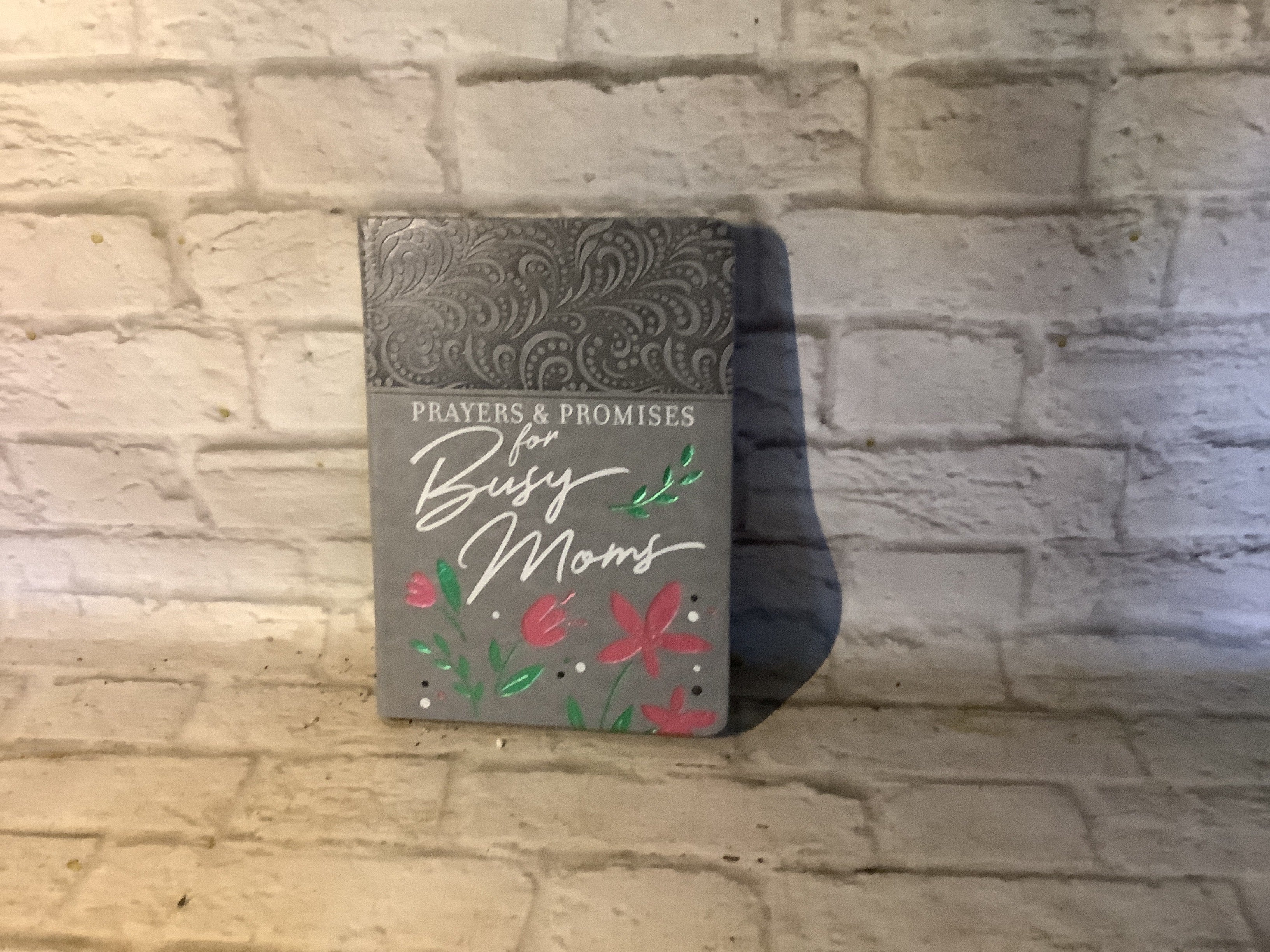 K Prayers and promises for busy moms devotional