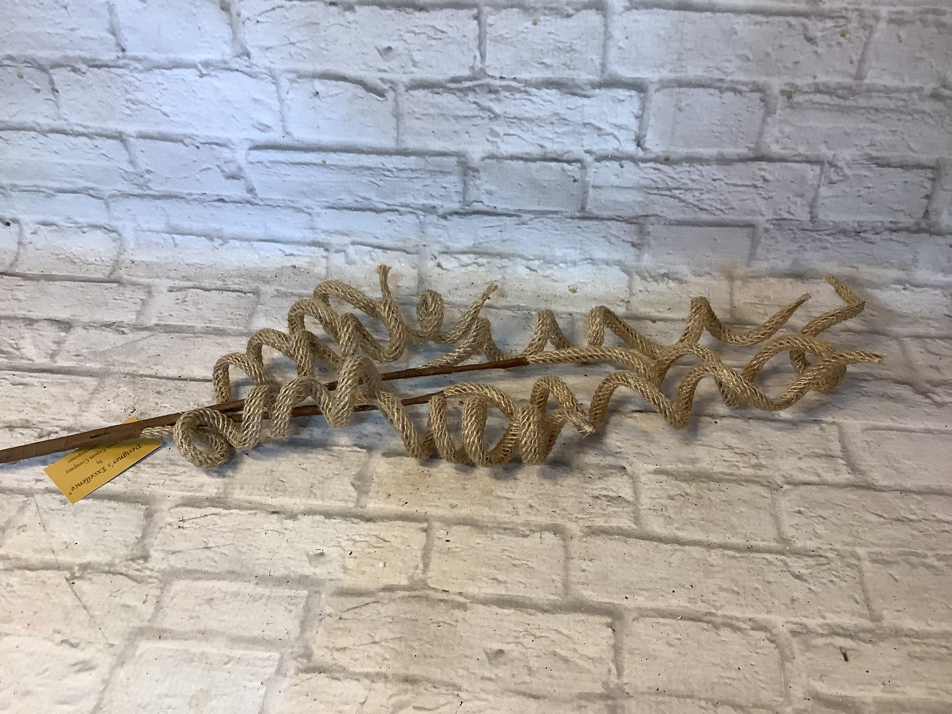 K 33” curly spray natural