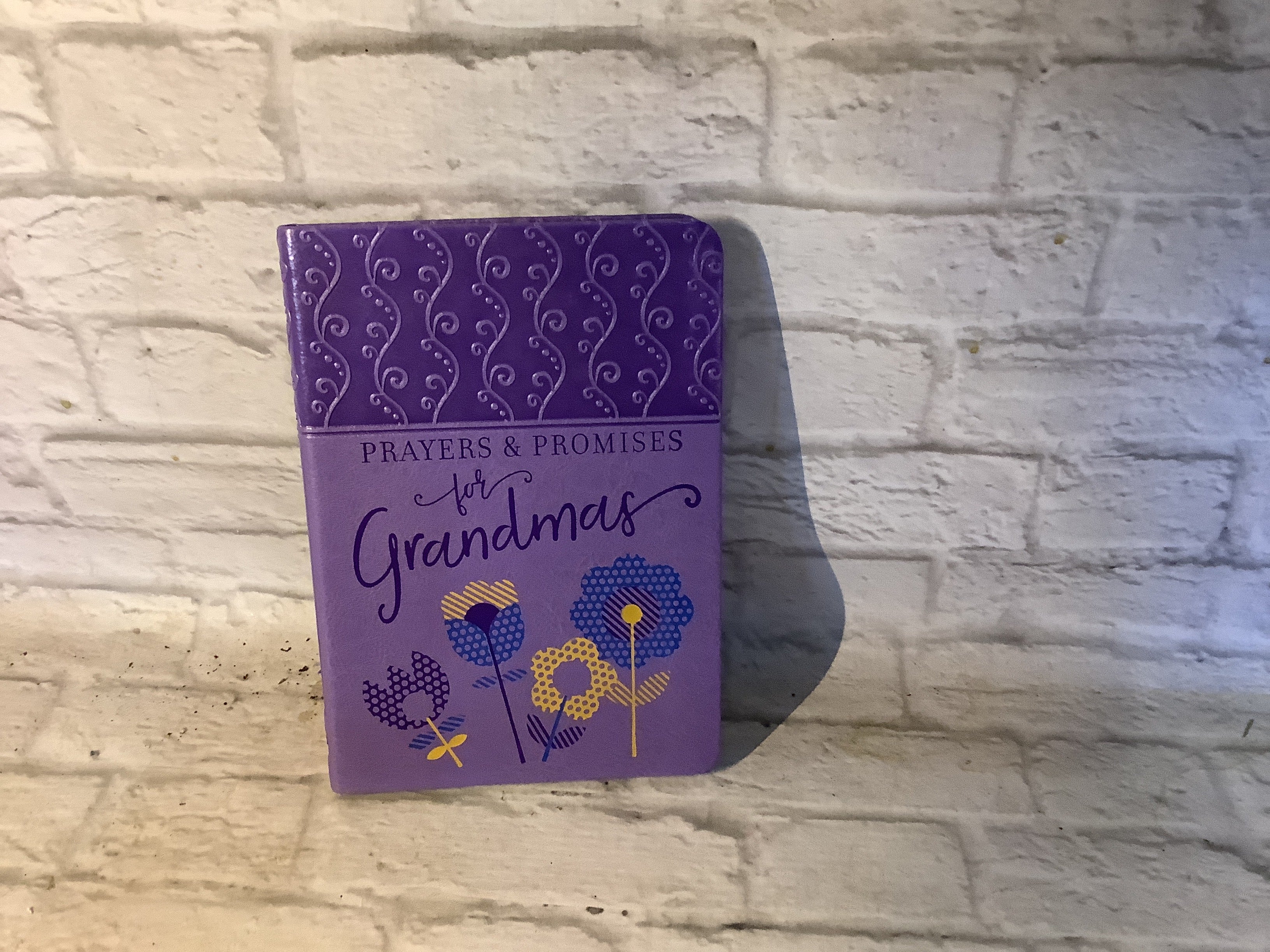 K Prayers and promises for grandmas devotional