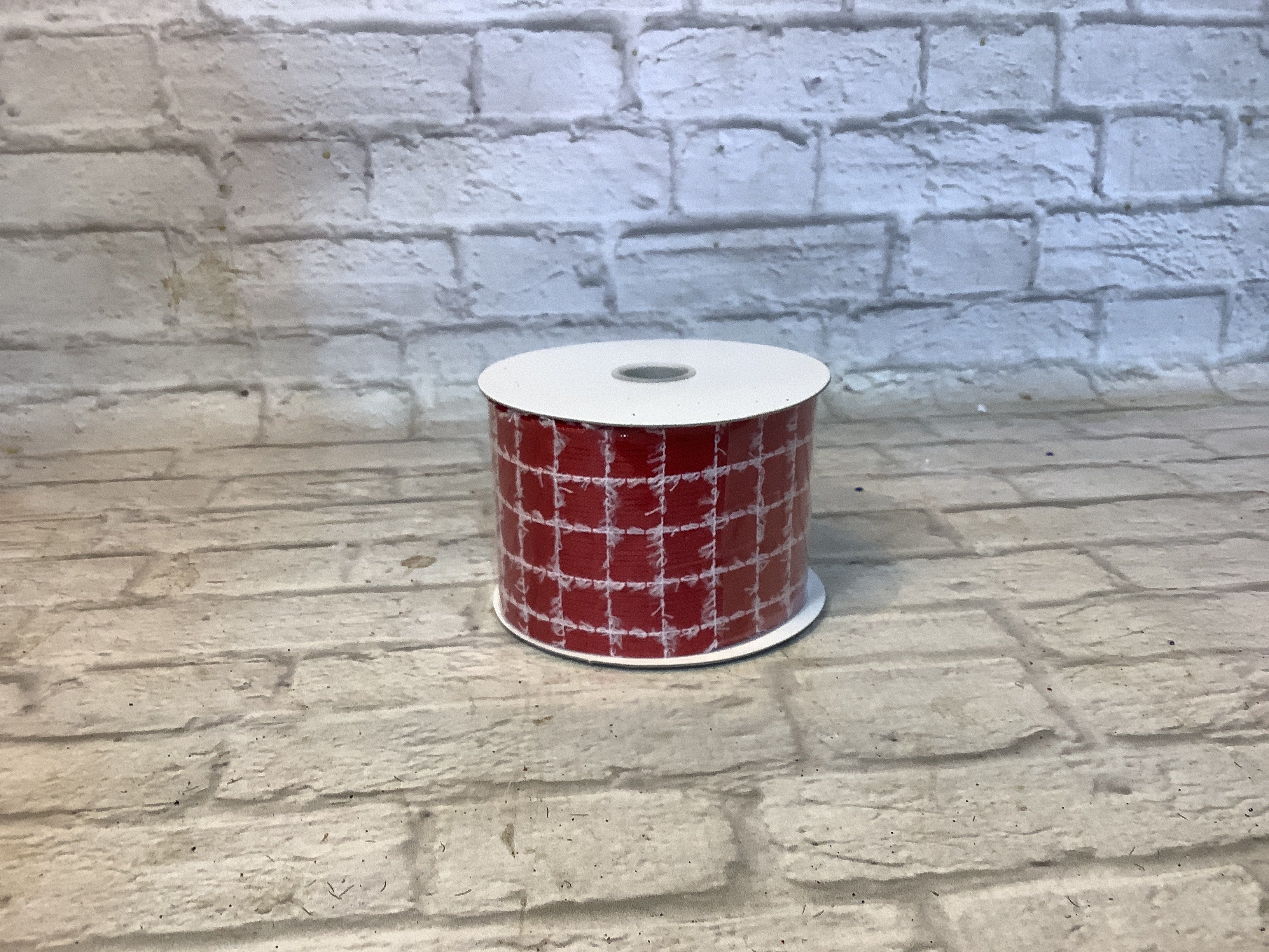 K red and white checkered ribbon