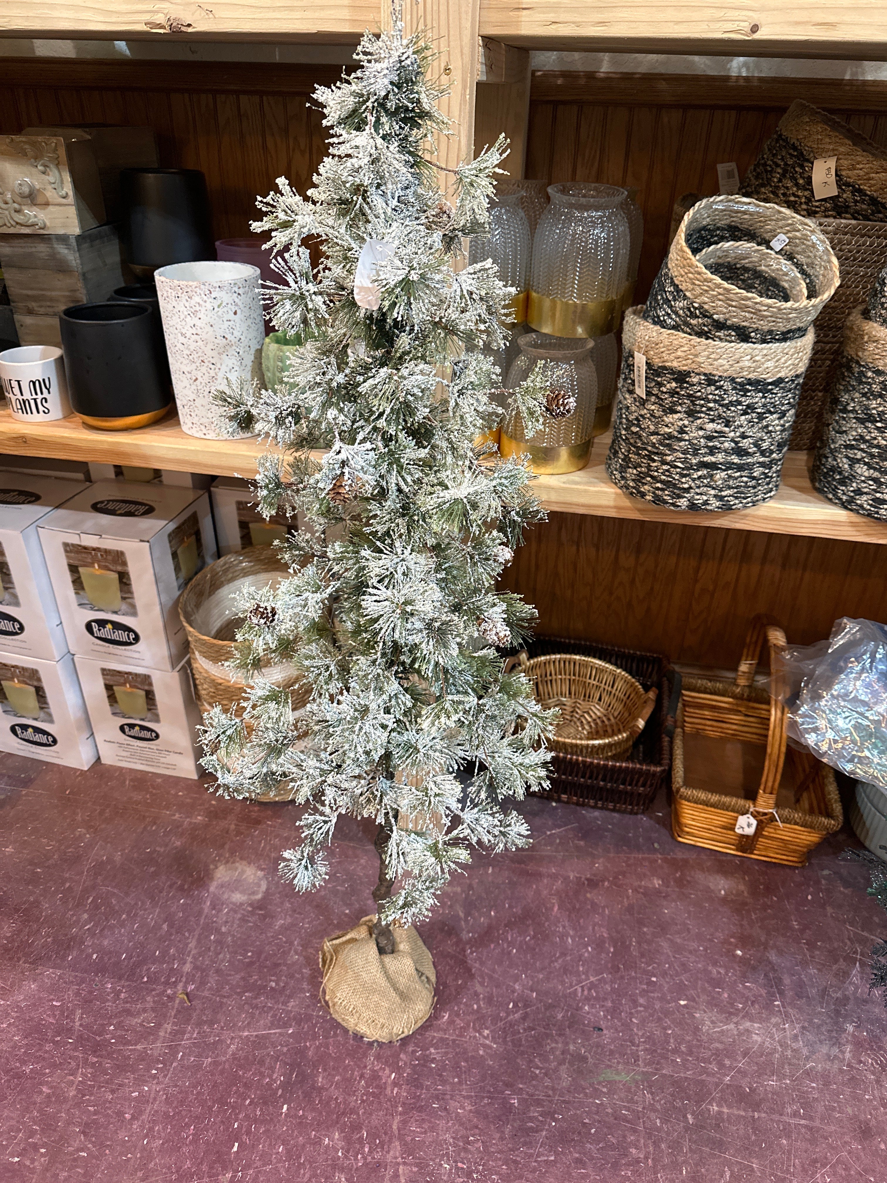 K snowflocked wire pine tree
