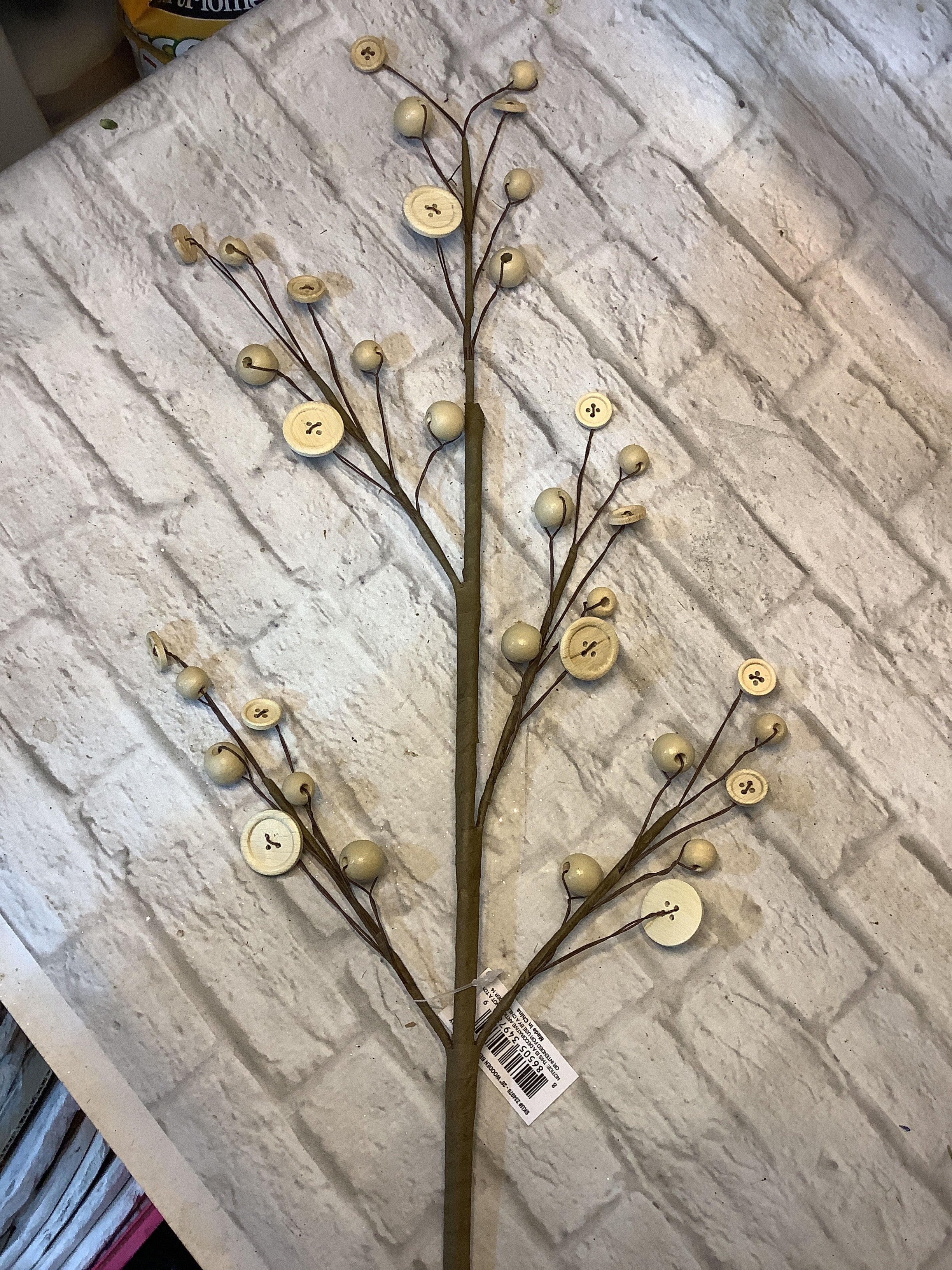 K 28” wooden bead button spray