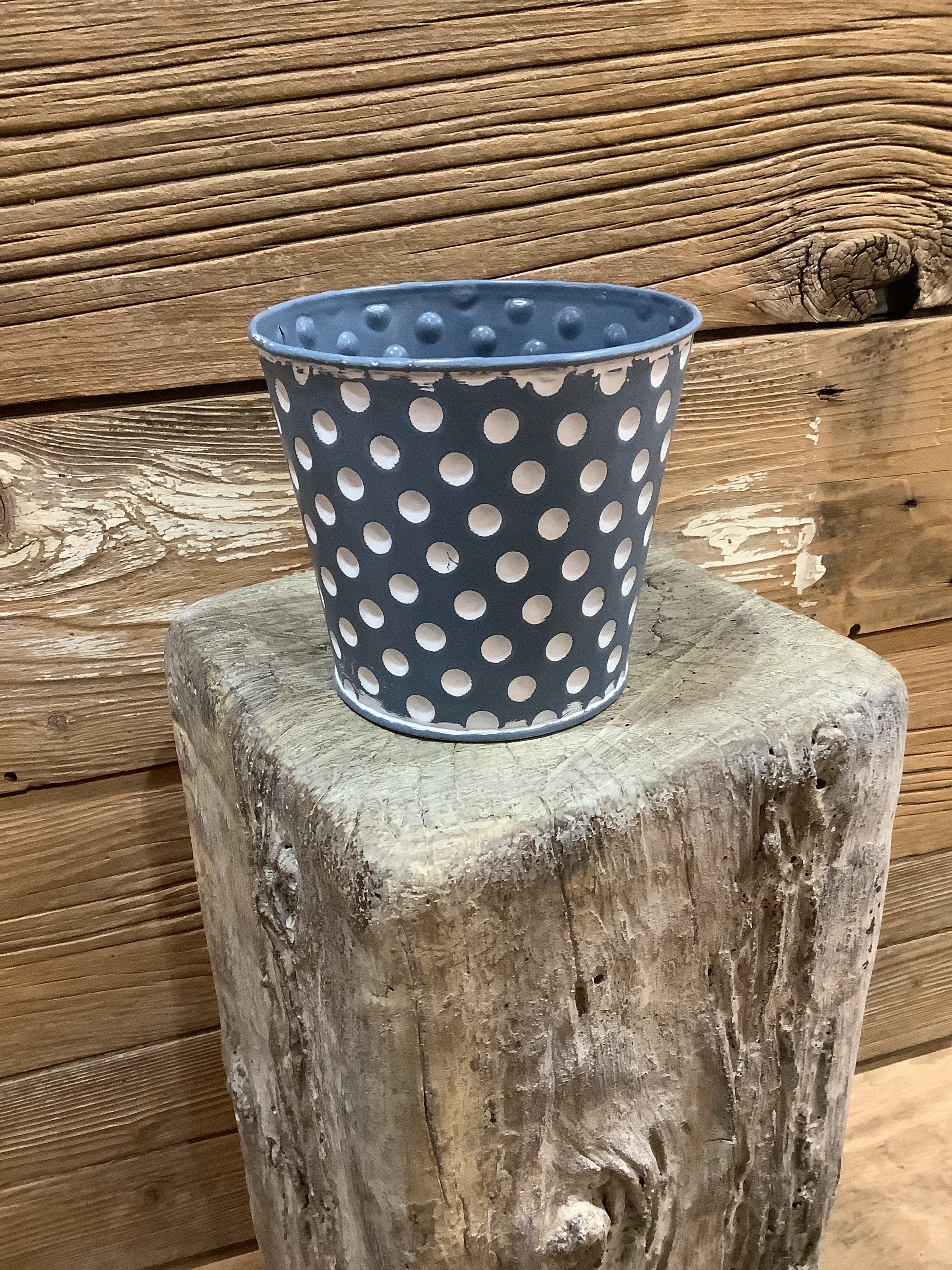 Sm blue metal planter