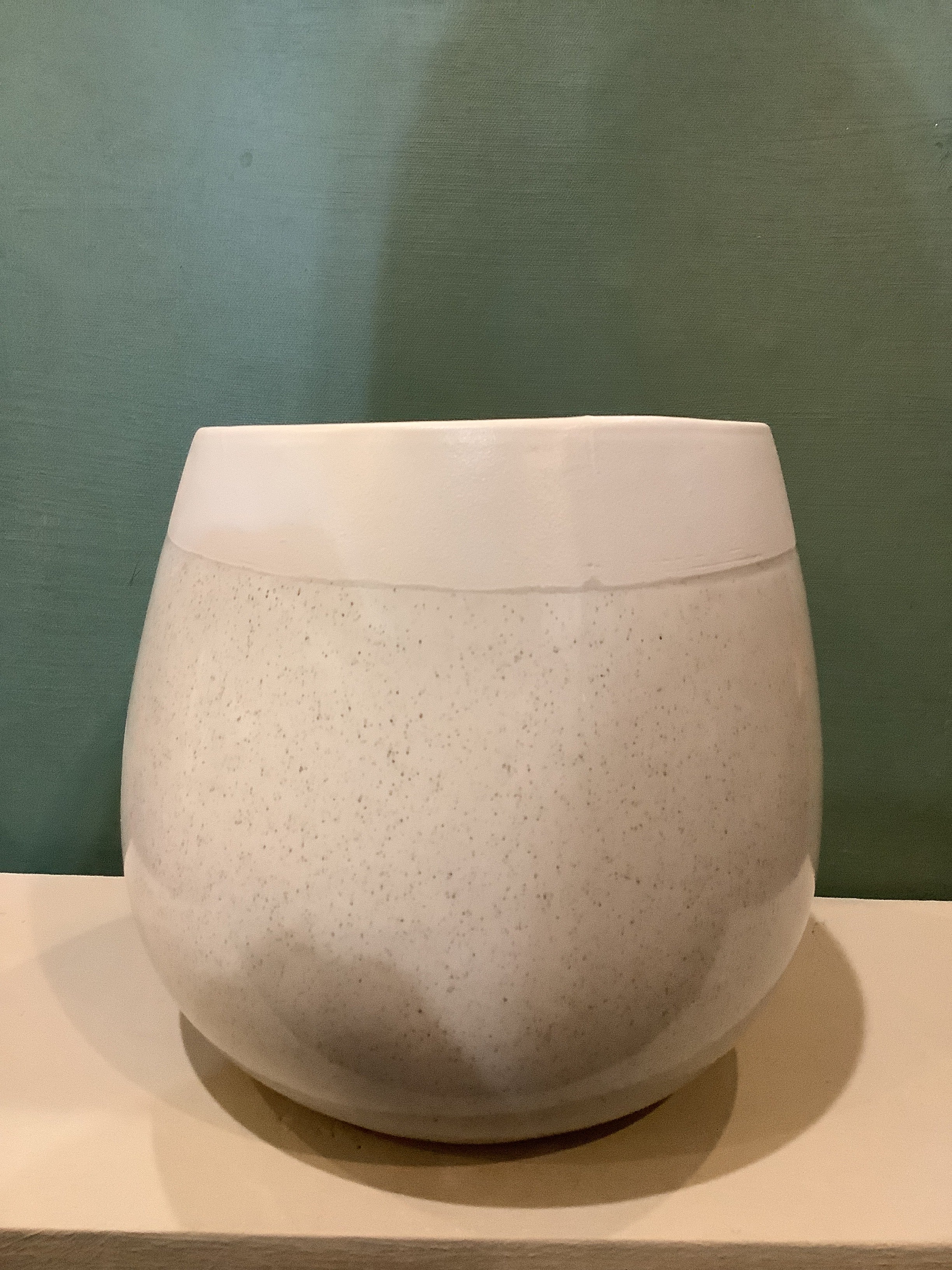 K-Grey speckled pot