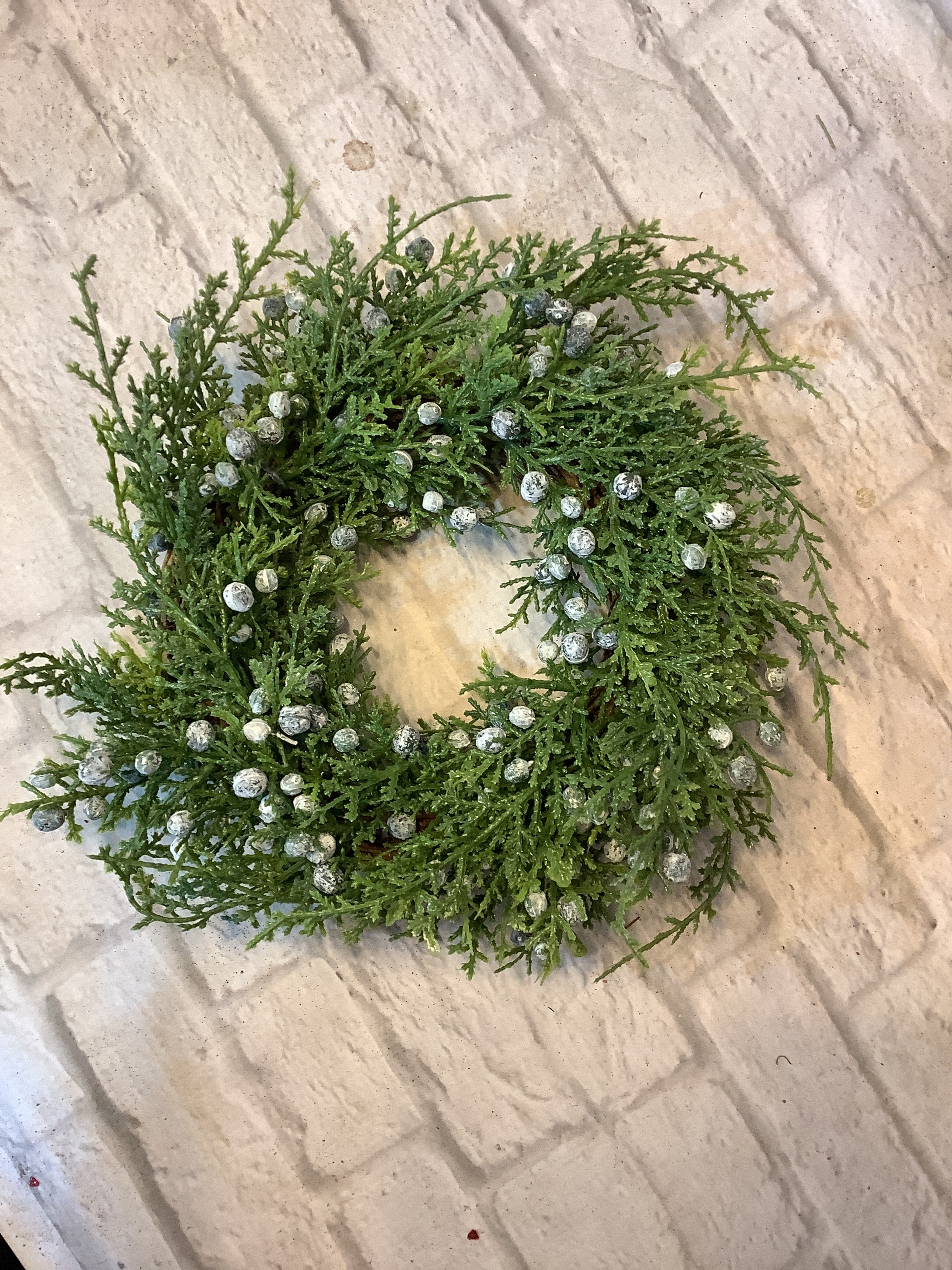 K seeding juniper wreath