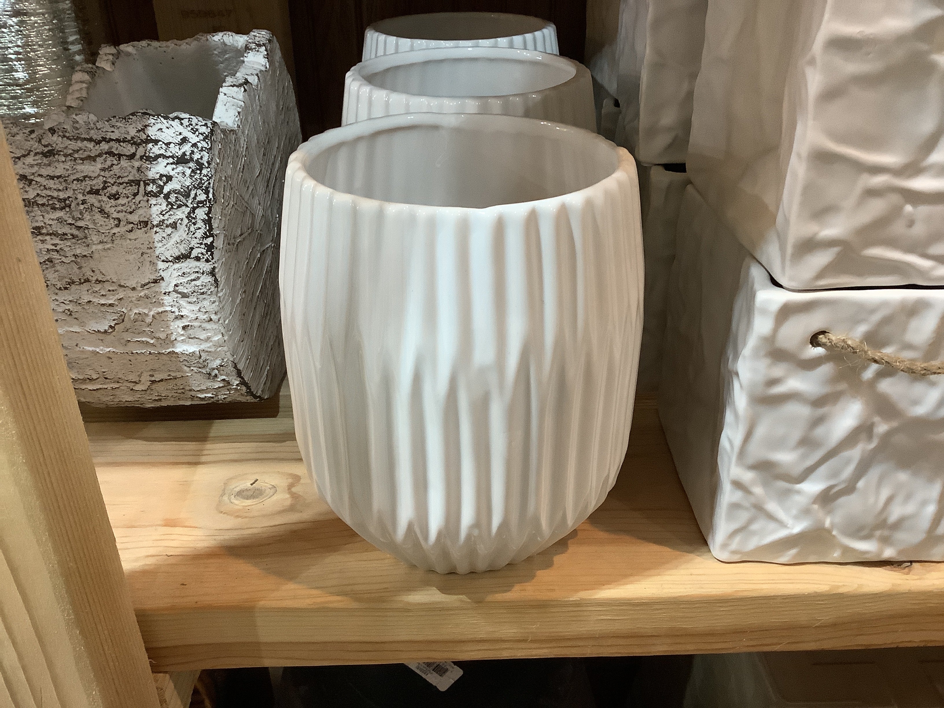 K ceramic white pot