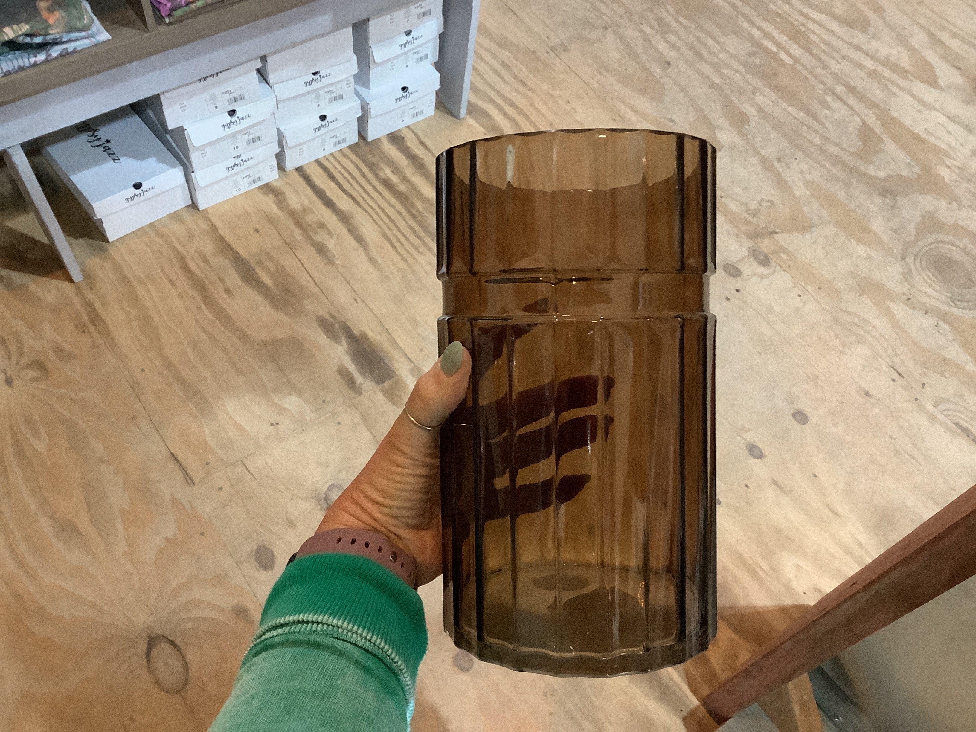 K brown glass vase