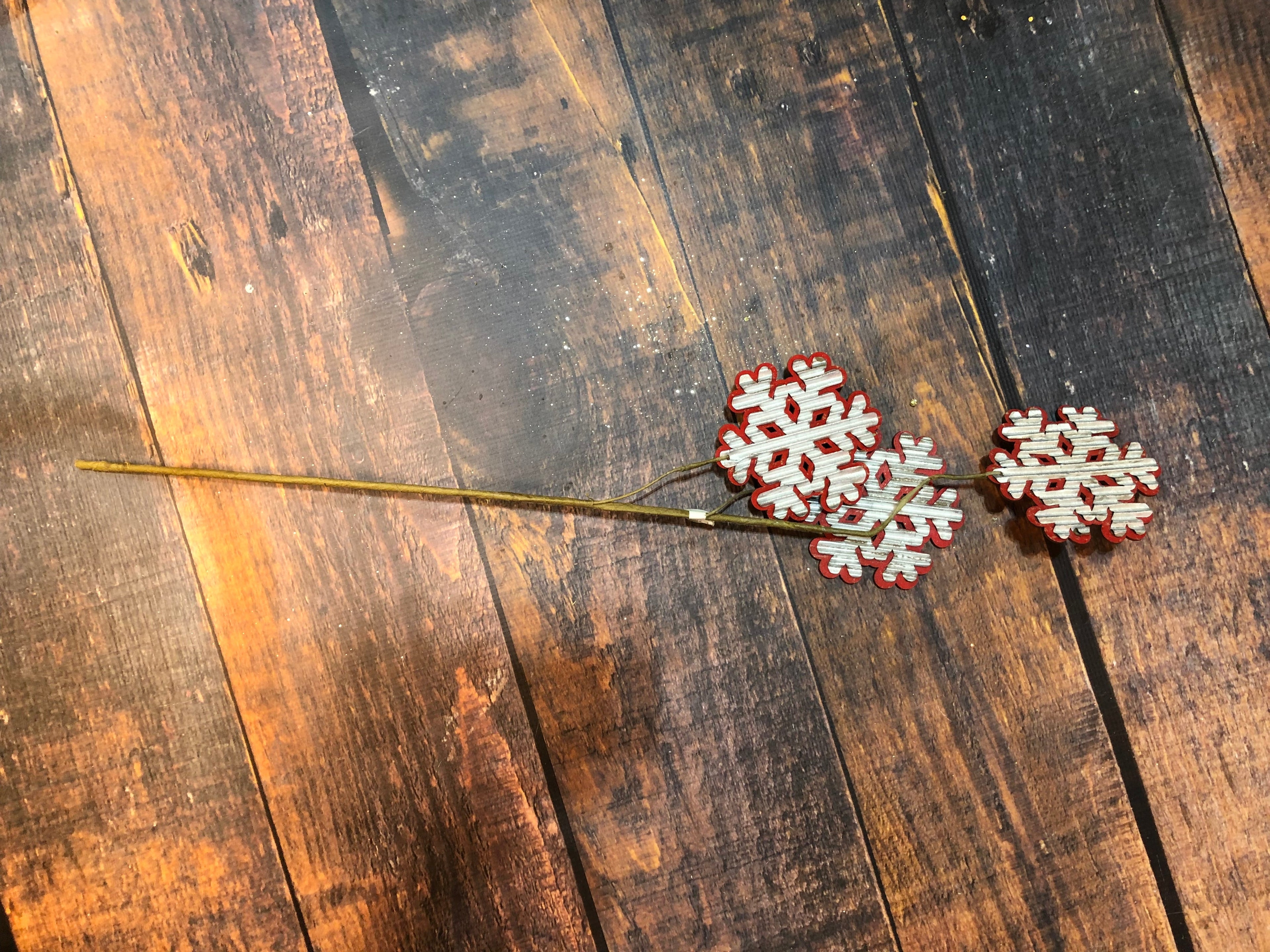 K Red & Silver Snowflake Stem