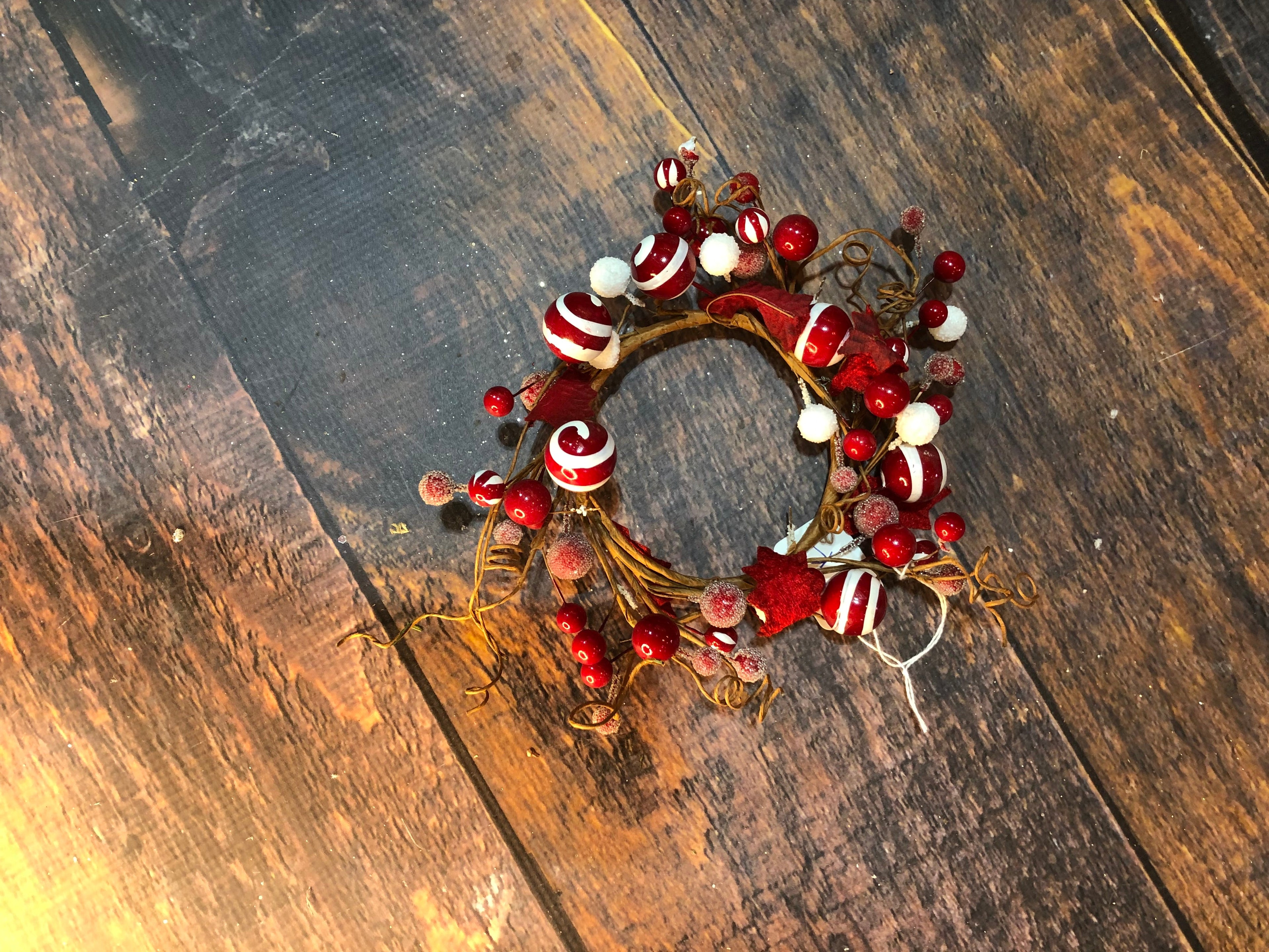 K Peppermint Berry Candle Wreath