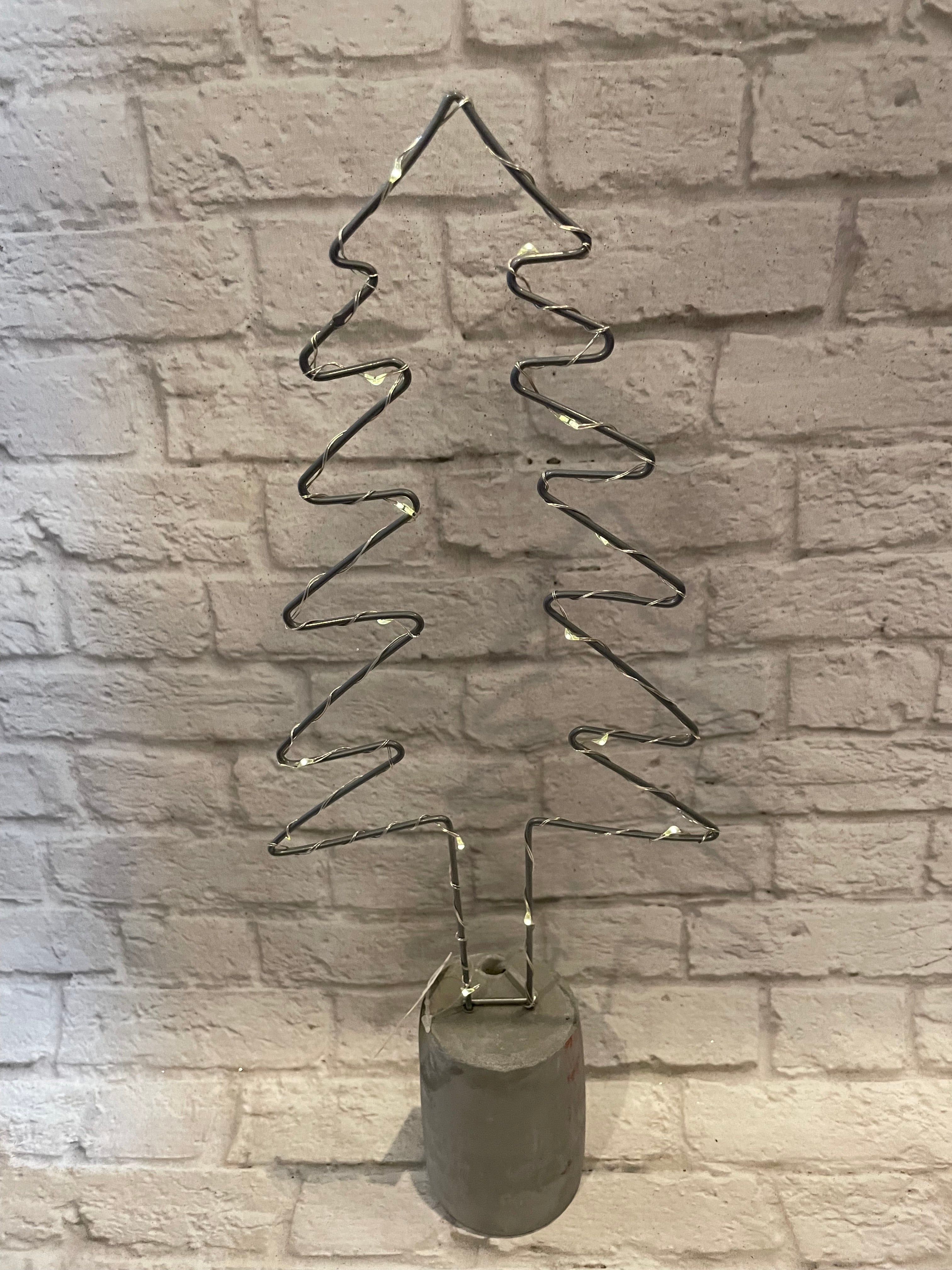 K Large Lighted Tree