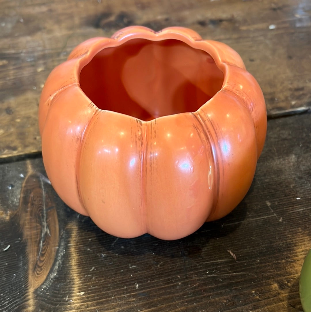 K Orange around Pumpkin 3.25”